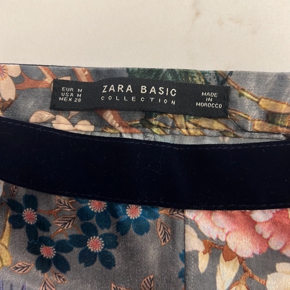 ZARA Silk Shorts EUC SZ M - Picture 3 of 9